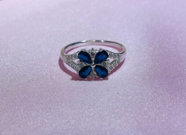 Artista Sapphire Ring