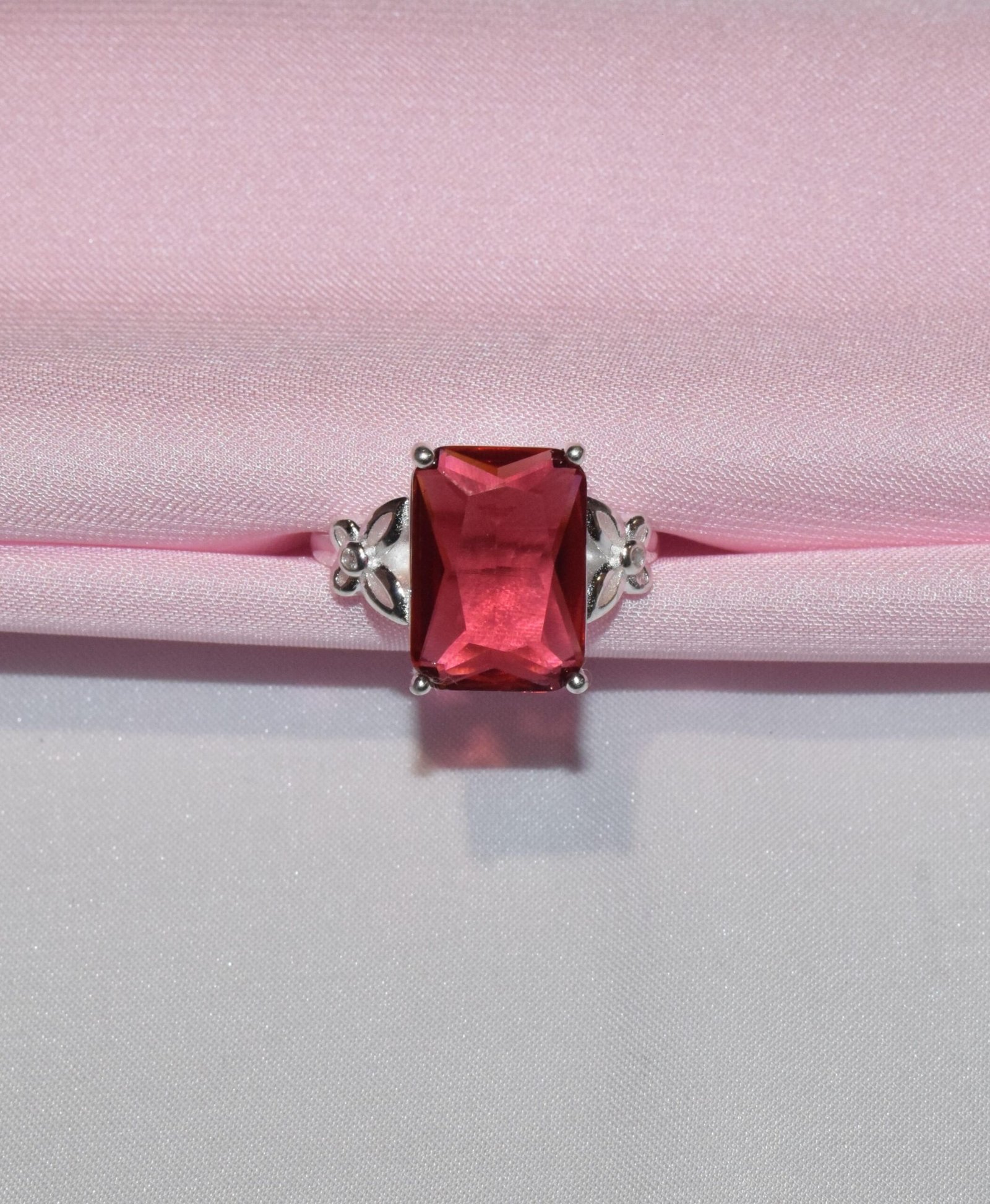 Crimson Radiance Ring